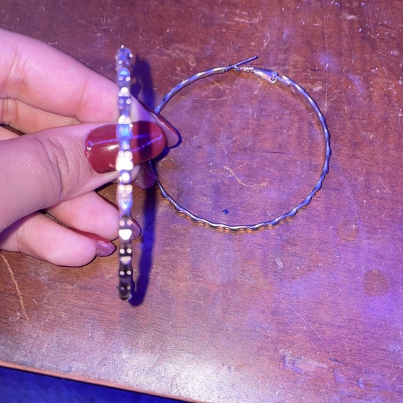 Rose gold textured earrings - Picture 2 of 3